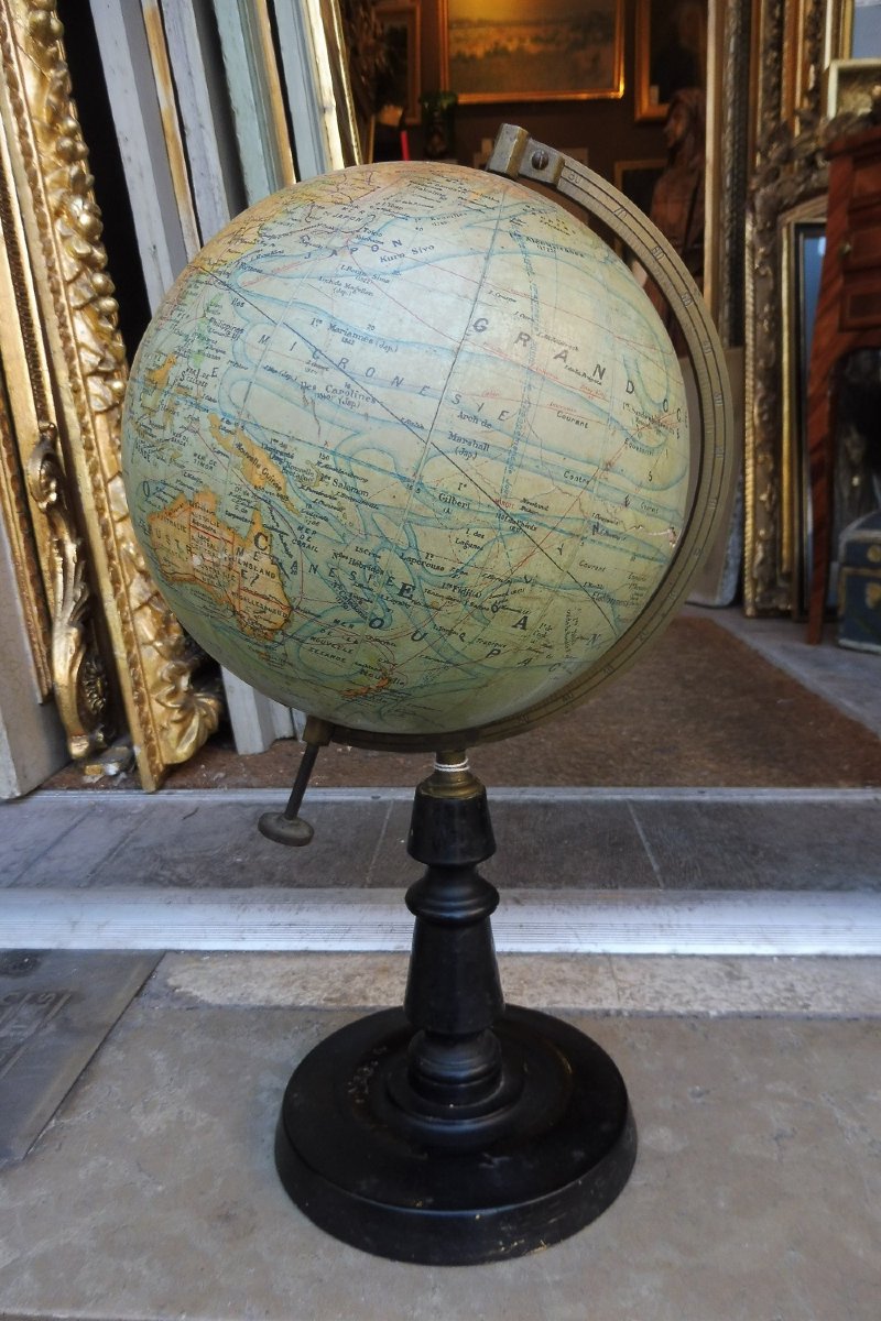 Globe terrestre  fin 19 eme de la maison  Forest  à  Paris  