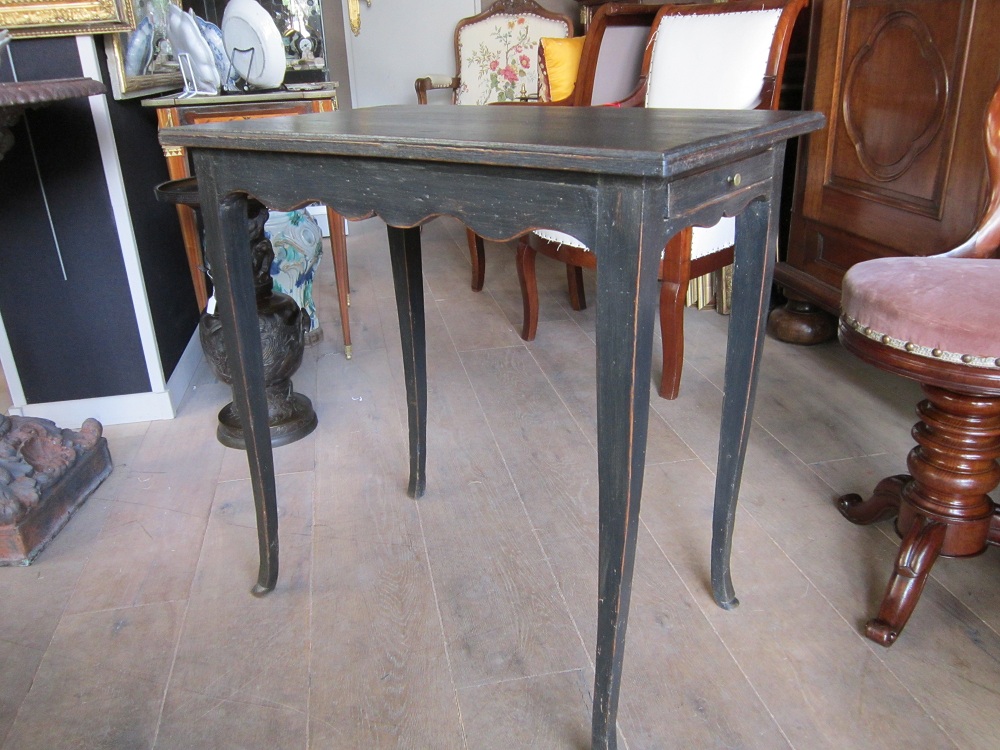 Table Volante Laquée Noir