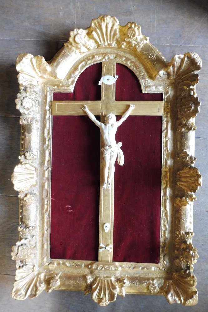 Christ  En Ivoire  Dans Son Cadre  En Bois Doré  Louis XIV 