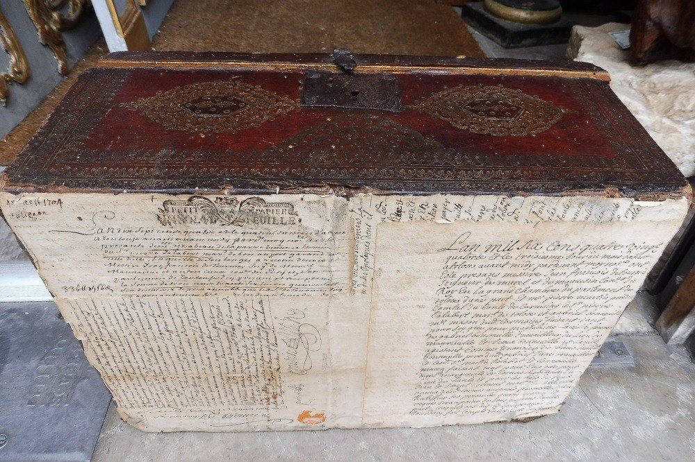 Gold Leather Chest 17 Century -photo-4