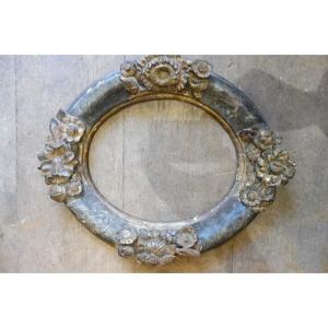 Oval Frame In Carved And Gilded Wood, 17th Century