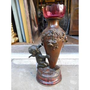 Vase sculpture en bronze  signé  Auguste Moreau 