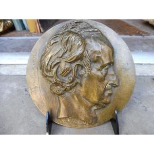Médaillon  en bronze  signé  David  " profil de Filippo Buanaroti  " 