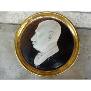 Médaillon en porcelaine  " profil  d'homme  "  19 eme