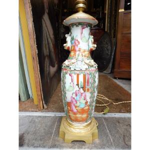 Pied de lampe en porcelaine  de Canton monté bronze  19 eme
