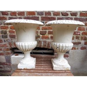 Paire de vases mèdicis  en fonte  19 eme