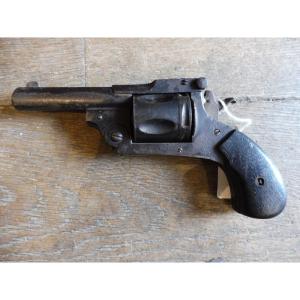 Revolver 20 eme  en acier  