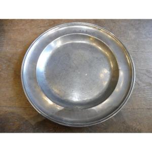 Plat  en étain 19 eme 