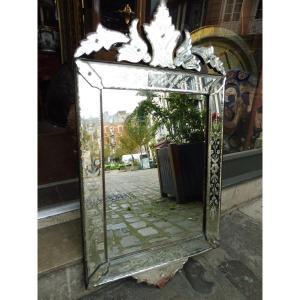 Miroir  Vénitien   début XX eme à fronton  et verre  gravé  