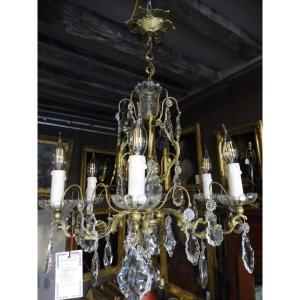 Lustre  de style  Louis   XV   à six  lumières     en bronze  et cristal