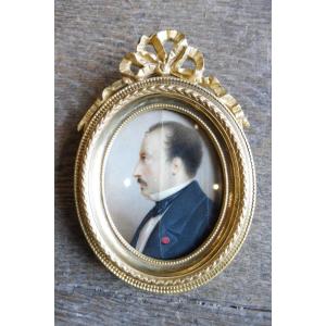Miniature sur  ivoire  19 eme  " portrait  d'homme  à la légion d'honneur" 