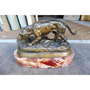 Sculpture en bronze  signée  Dubucand  19 eme  , " Chien  à l'arrêt  "  