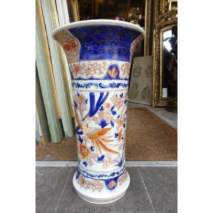 Vase cornet  en porcelaine  du japon  décor Imari  