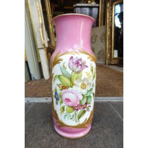 vase  en  porcelaine de  Paris  second empire  à décor de fleurs  