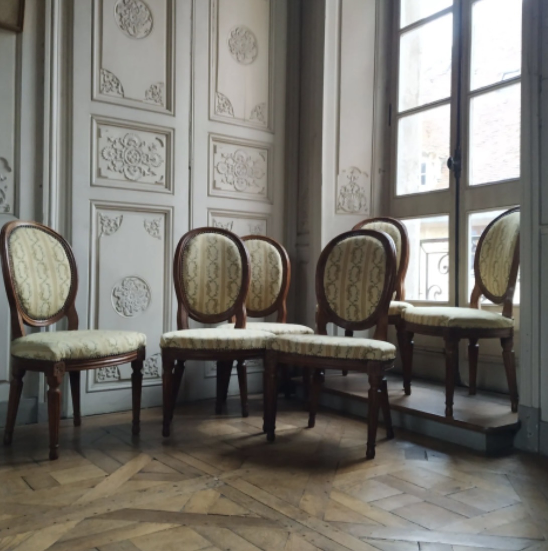 Set Of Six Louis XVI-style Walnut Chairs -photo-4
