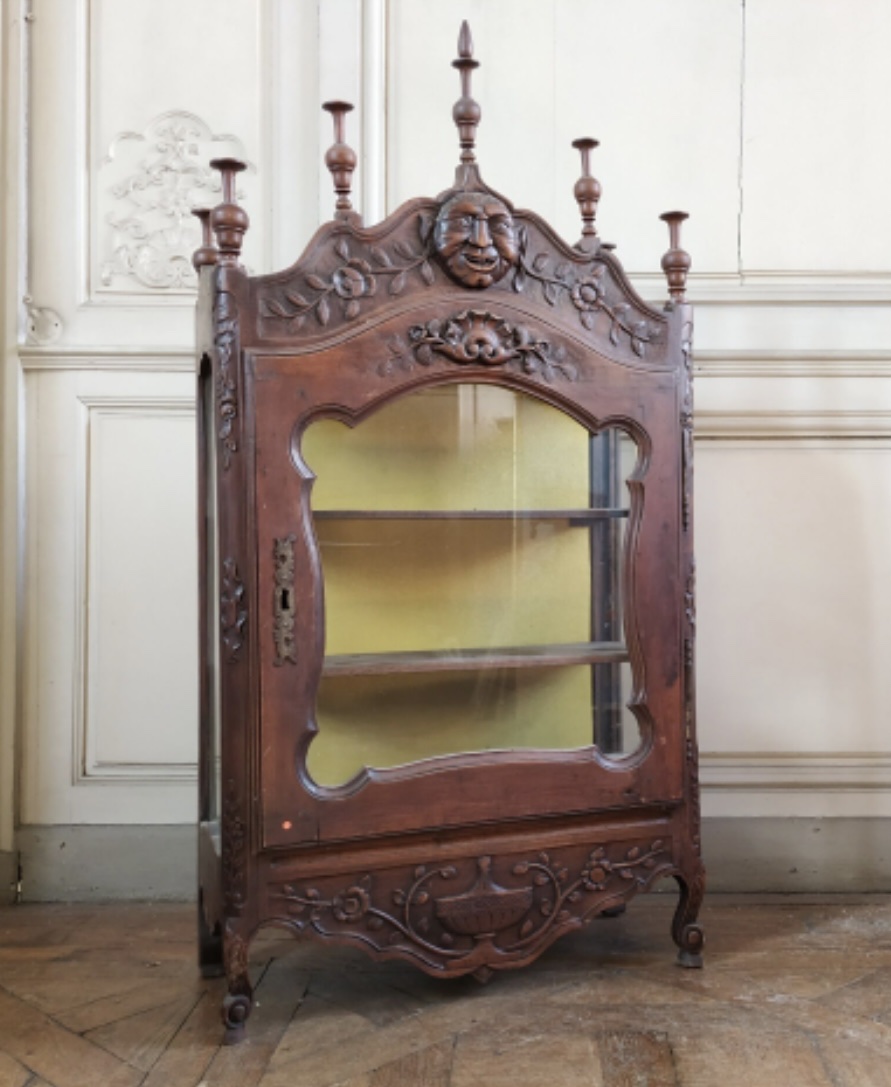 Provençal Verriot Made Of Walnut 
