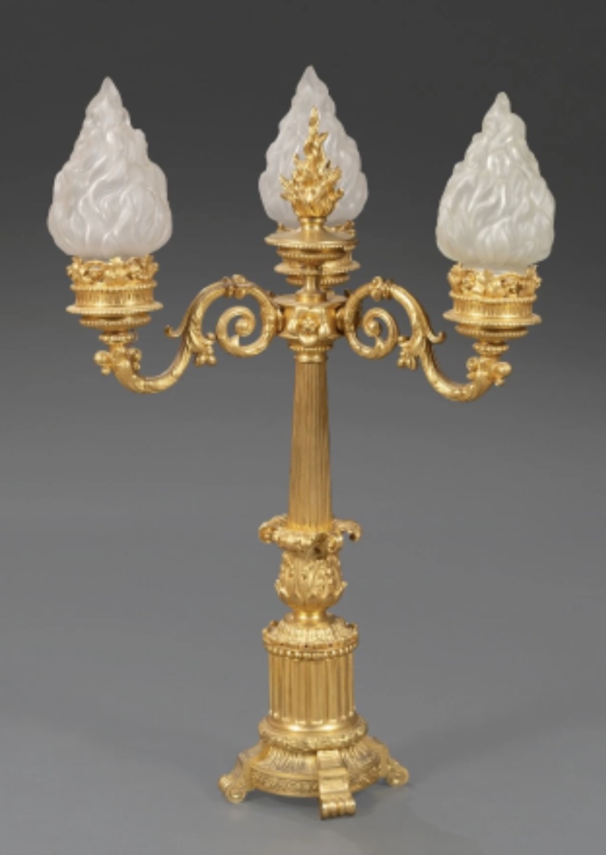 Important candélabre en bronze doré :  1 m 04