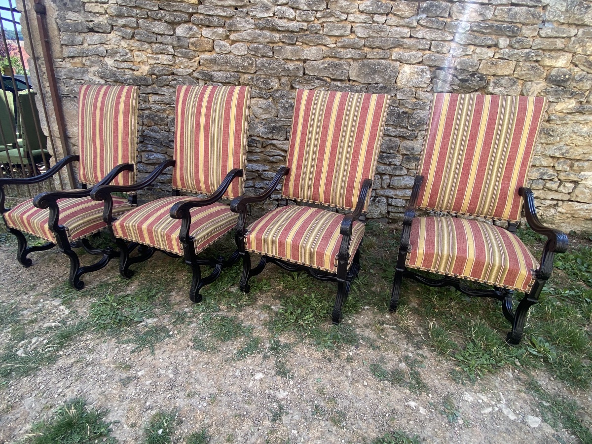 Suite de quatre fauteuils Louis XIII -photo-2