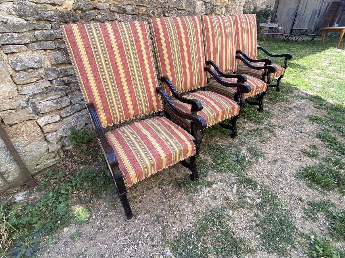 Suite de quatre fauteuils Louis XIII -photo-4