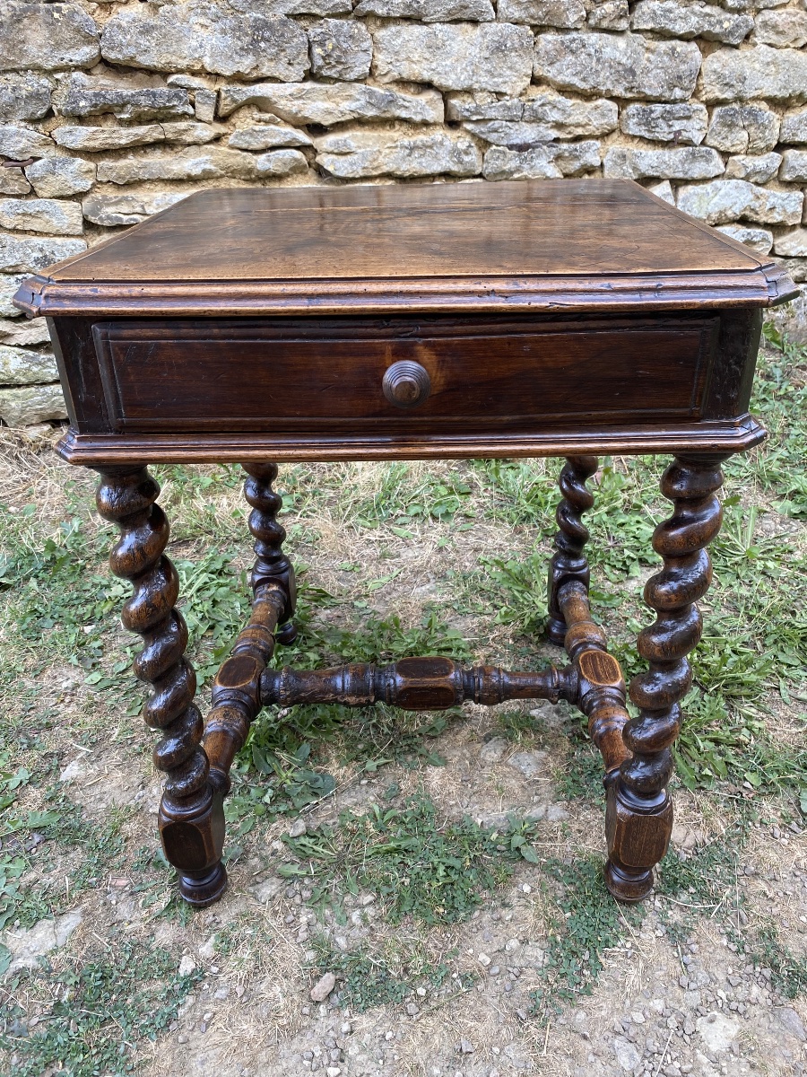 Petite table d’époque Louis XIII