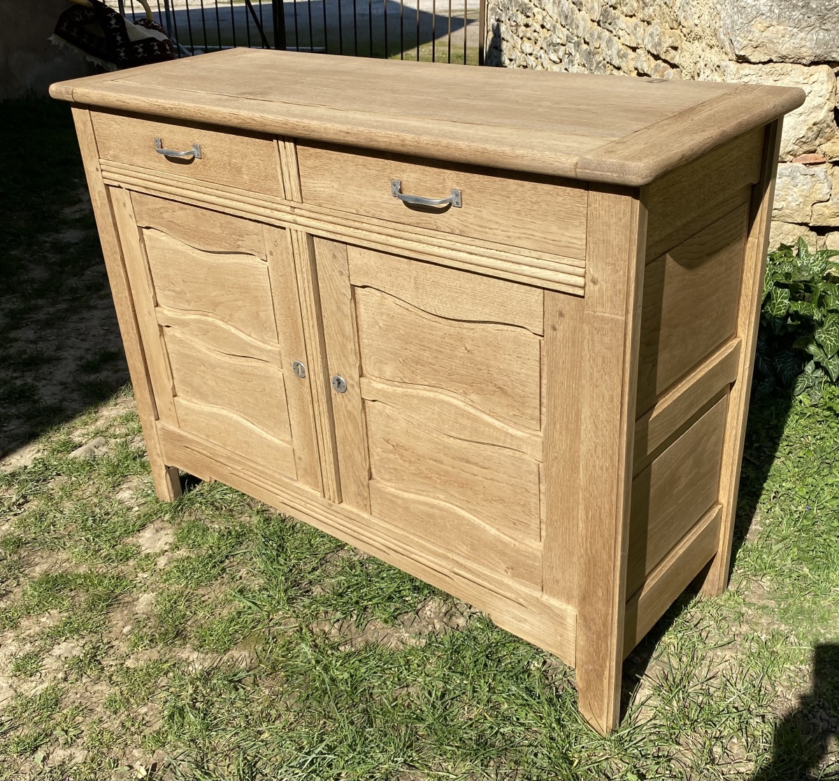 Buffet XXème en chêne brut 