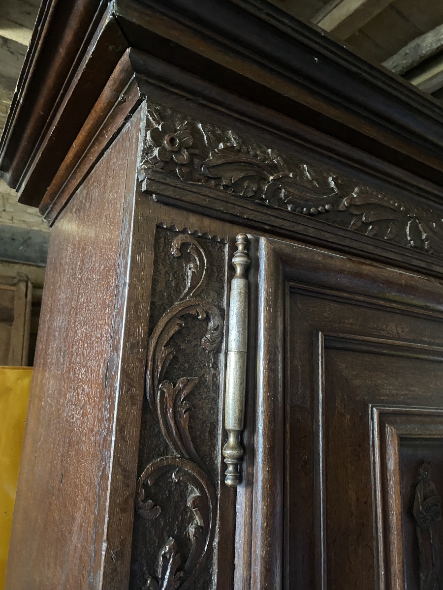 Renaissance-style Oak Sideboard -photo-3