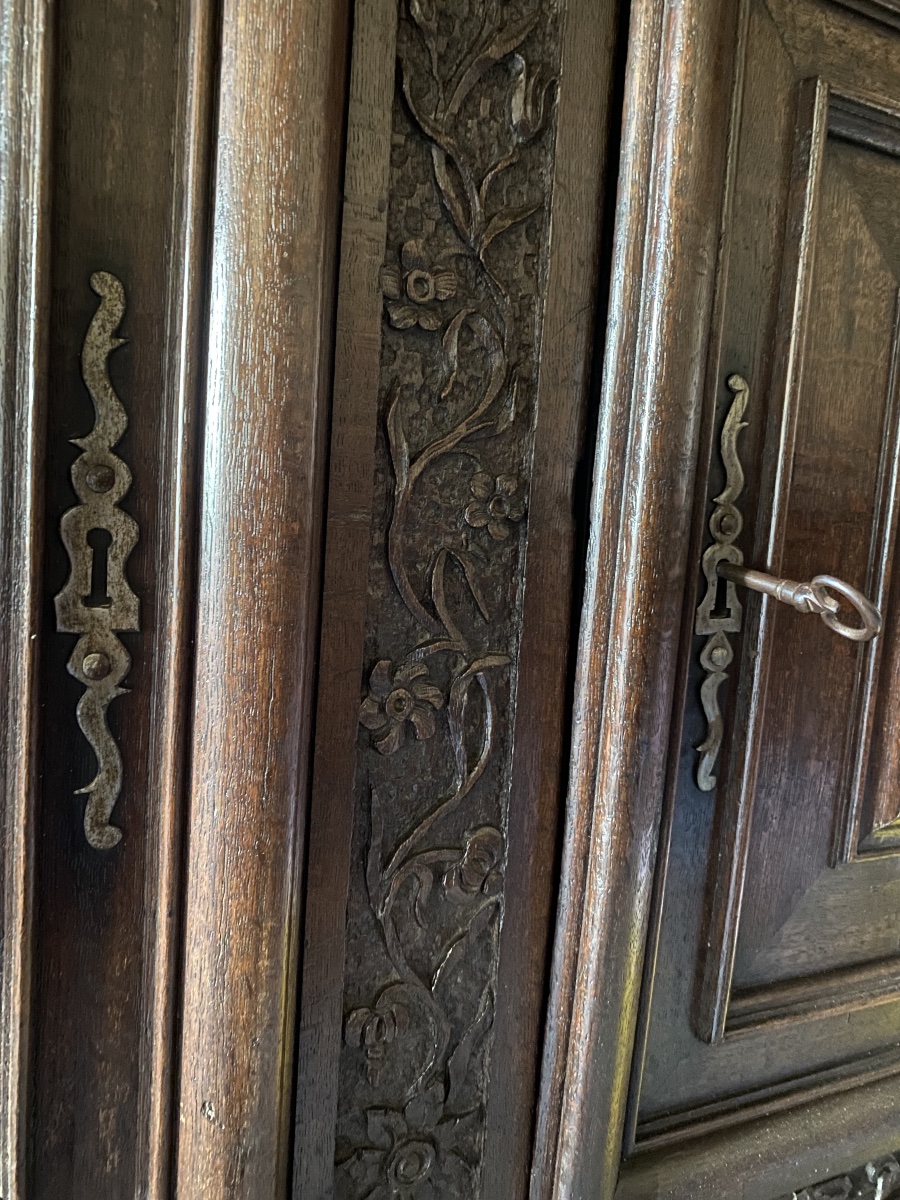 Renaissance-style Oak Sideboard -photo-2