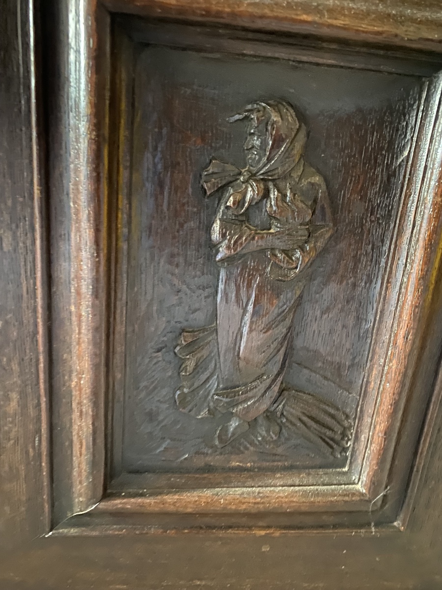 Renaissance-style Oak Sideboard -photo-3