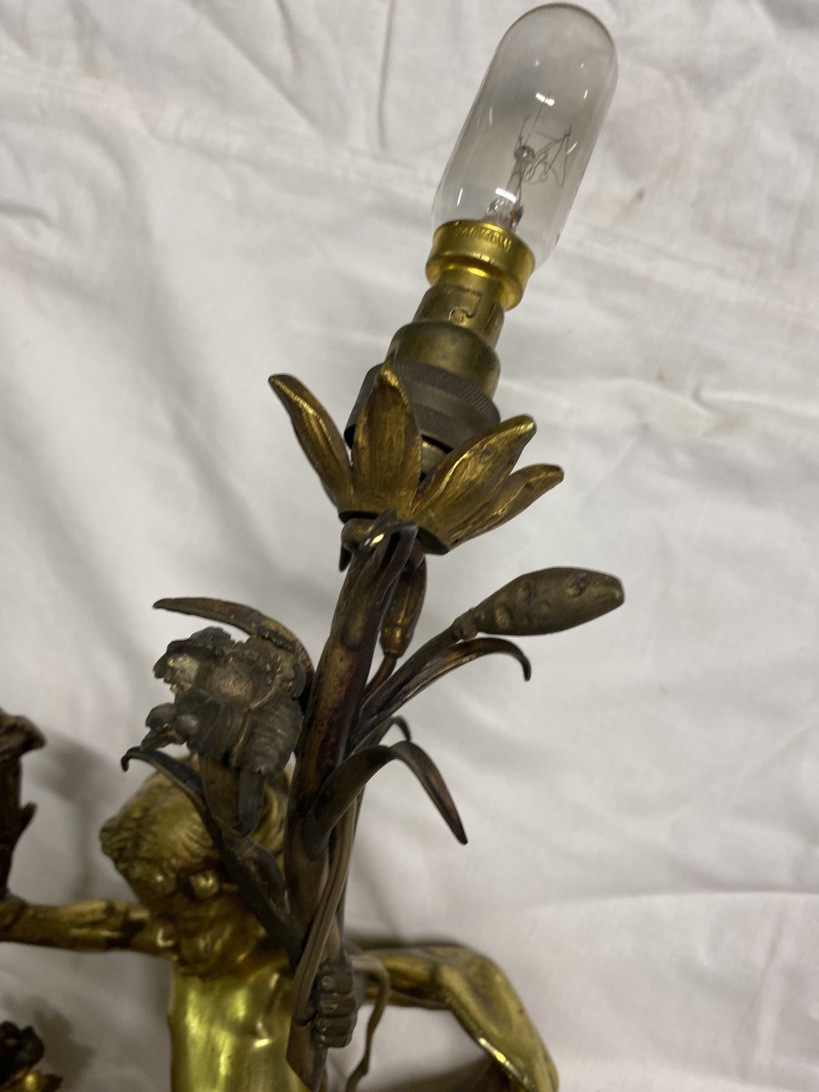 Paire d’appliques aux angelots en bronze doré -photo-2