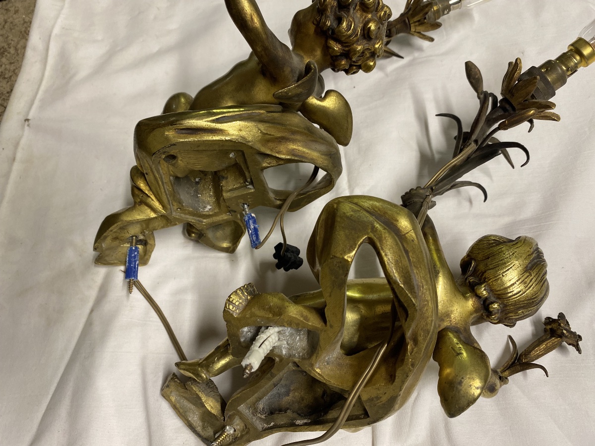 Paire d’appliques aux angelots en bronze doré -photo-5