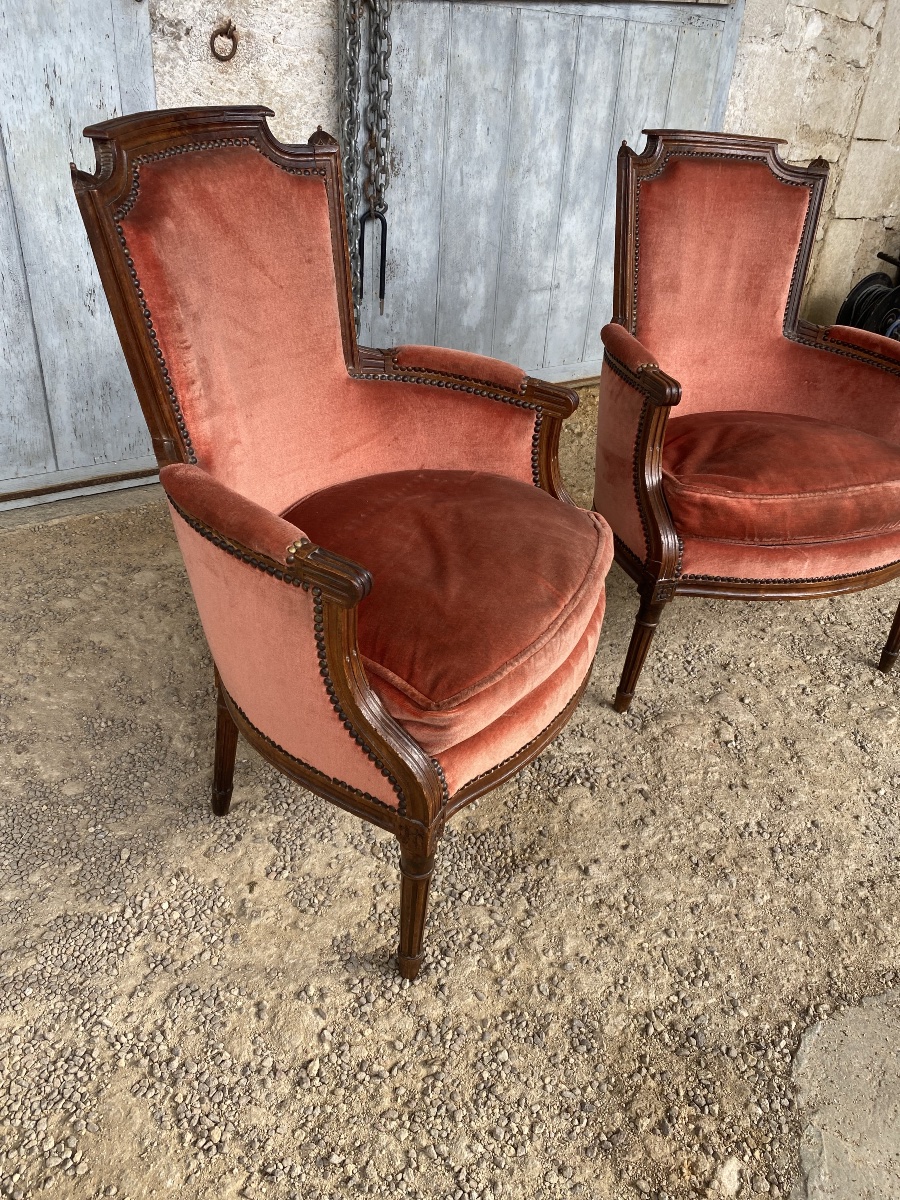 Paire de fauteuils Louis XVI en noyer-photo-3