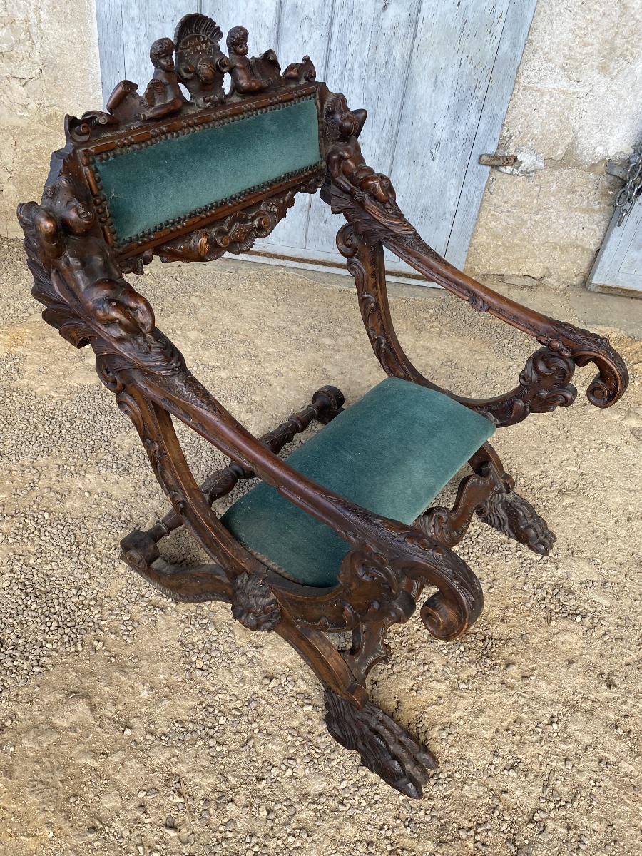 Fauteuil d’apparat en noyer sculpté-photo-3