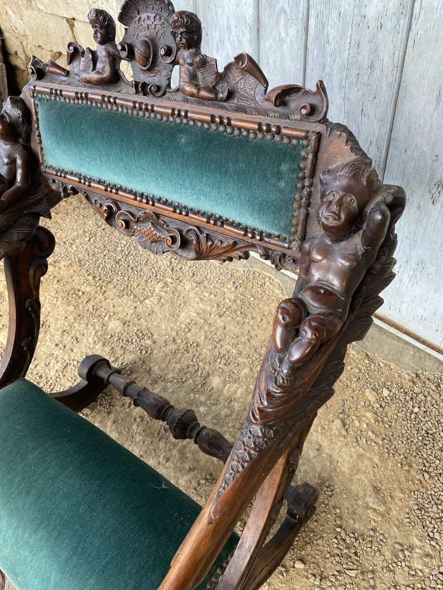 Fauteuil d’apparat en noyer sculpté-photo-4