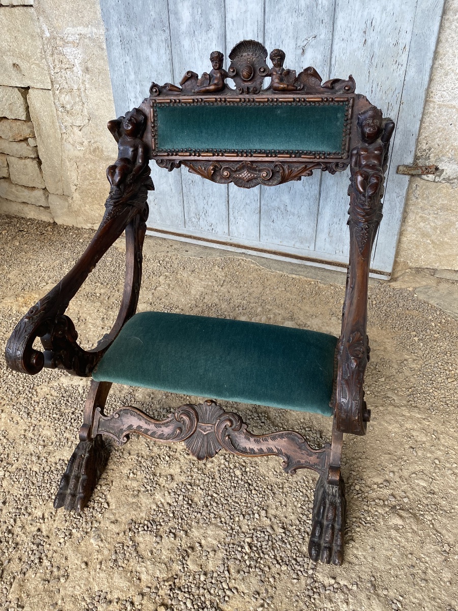 Fauteuil d’apparat en noyer sculpté-photo-1