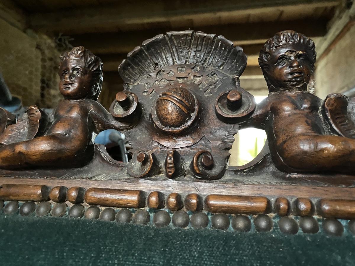 Fauteuil d’apparat en noyer sculpté-photo-3