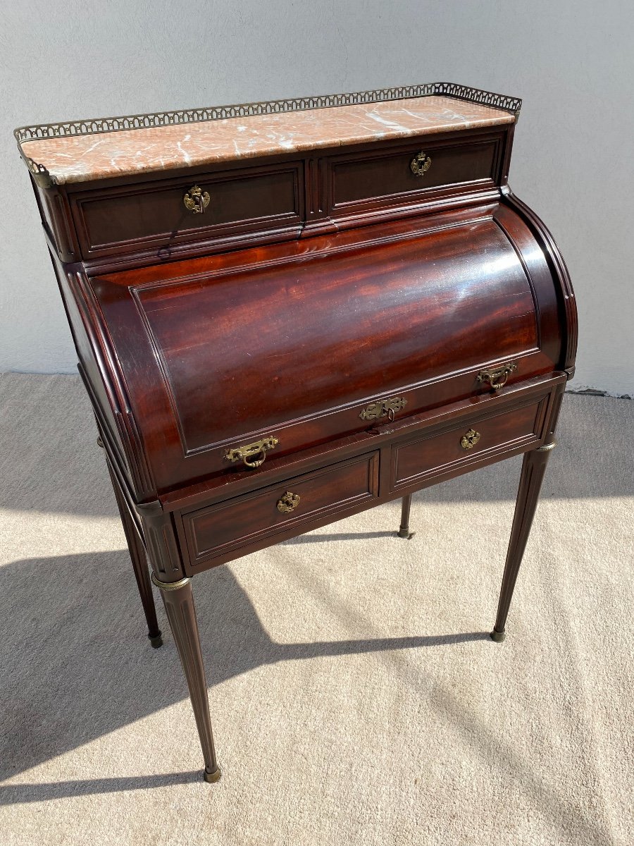 Small Louis XVI Mahogany Cylinder Desk-photo-2