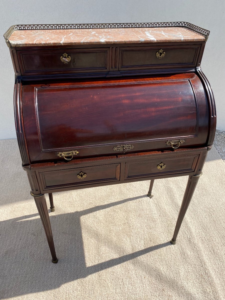 Small Louis XVI Mahogany Cylinder Desk-photo-3