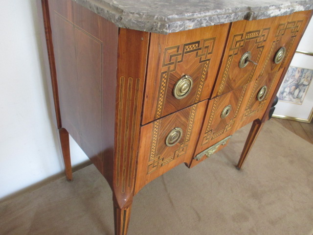 petite  commode  d'entre-deux  d'époque Louis XVI  en marquetterie-photo-3