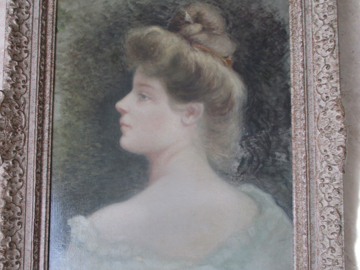 Portrait  de  Jeune  Femme      José Mangé  ?    Hst