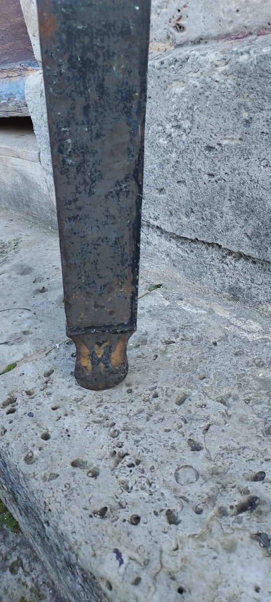 Beautiful Sign In The Shape Of A Quiver In Taule 1830-photo-2