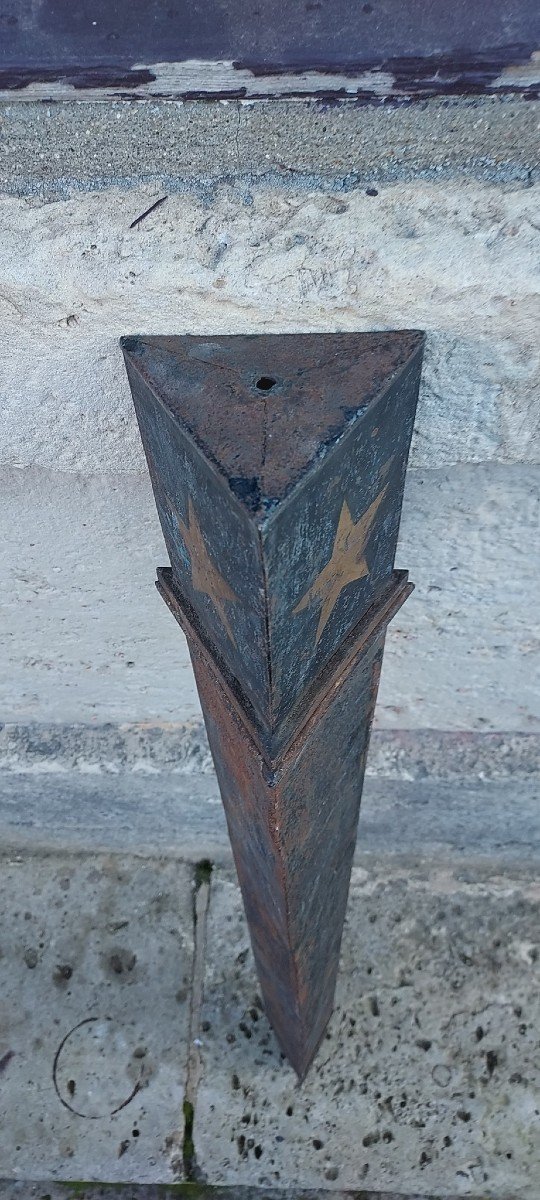Beautiful Sign In The Shape Of A Quiver In Taule 1830-photo-4