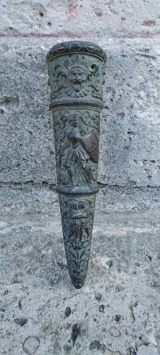 Bel élément En Bronze Néo-gothique Néo Renaissance. Vers 1850