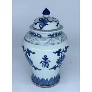 Potiche Couverte De Forme Balustre -  Porcelaine Et Bleu Sous Couverte H.33 Cm.