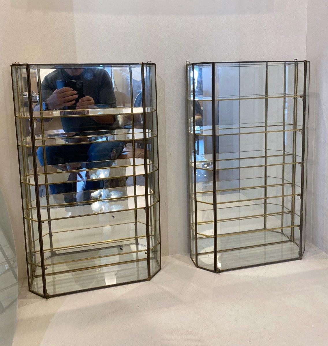 Paire Vitrines Murales 