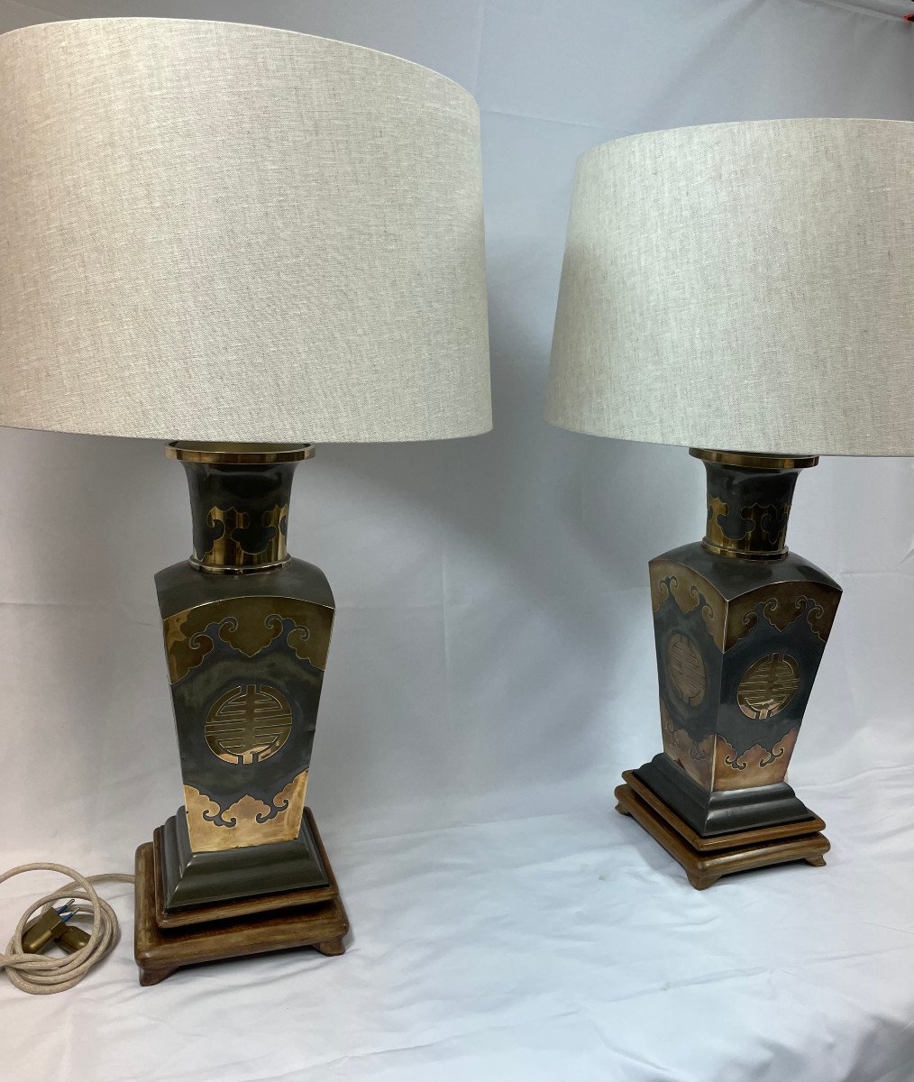 Pair de Lampes en metal avec des applications en laiton, sur des bases en bois. Années 50-photo-2