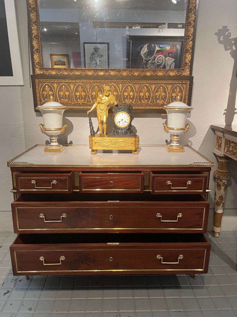 Commode En Acajou. France Epoque Louis XVI. Fin Du Dixhuitiéme Siecle.-photo-1