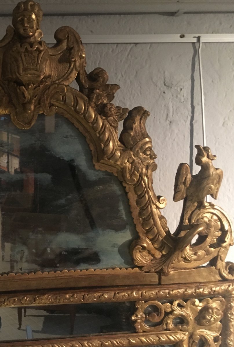 Miroir  Regence à pareclose en bois doré. France, 18ème siècle.-photo-3