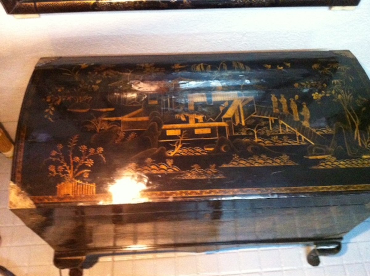 English Chest In Lacquered Wood Decorated With Chinoiserie From The End Of The Eighteenth Century.-photo-2