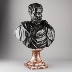 Buste en bronze ciselé et patiné noire