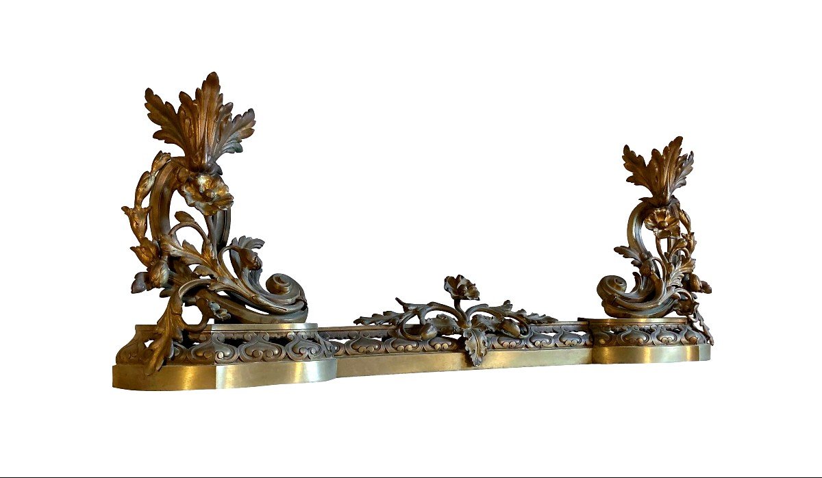 Barre De Chenets de style Louis XV du XIXe Si&egrave;cle En Bronze